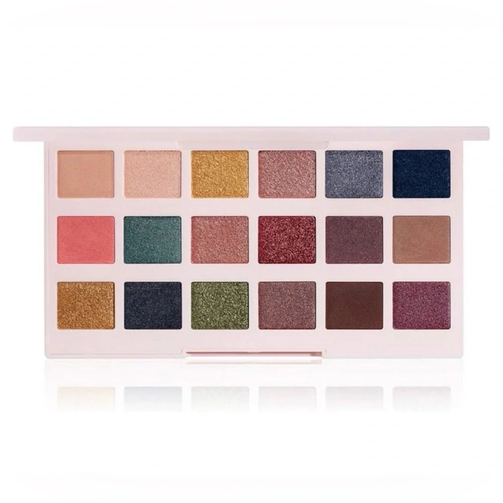 Ciaté London The Editor Palette, New England, 18 Highly Pigmented Shades!